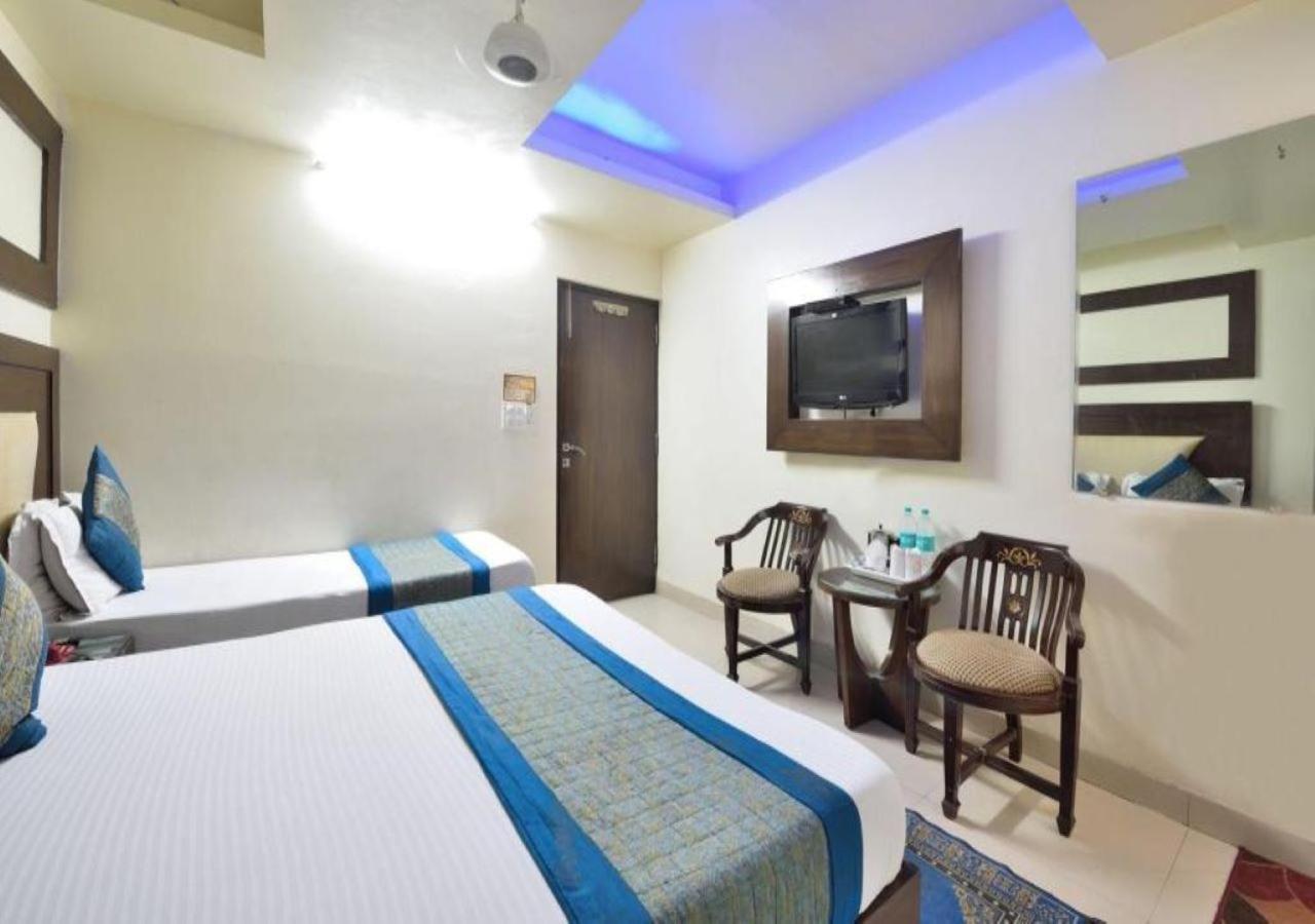 Family Spot Hotell New Delhi Exteriör bild