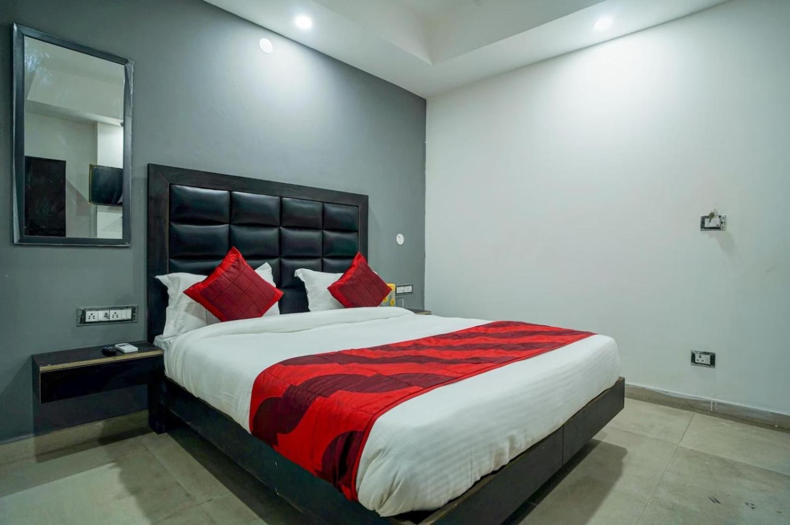 Family Spot Hotell New Delhi Exteriör bild