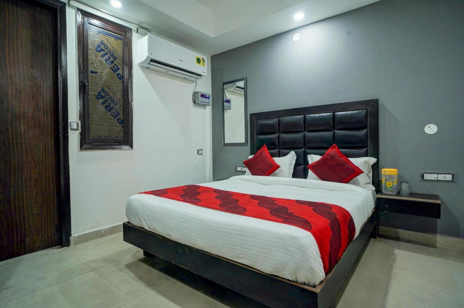 Family Spot Hotell New Delhi Exteriör bild