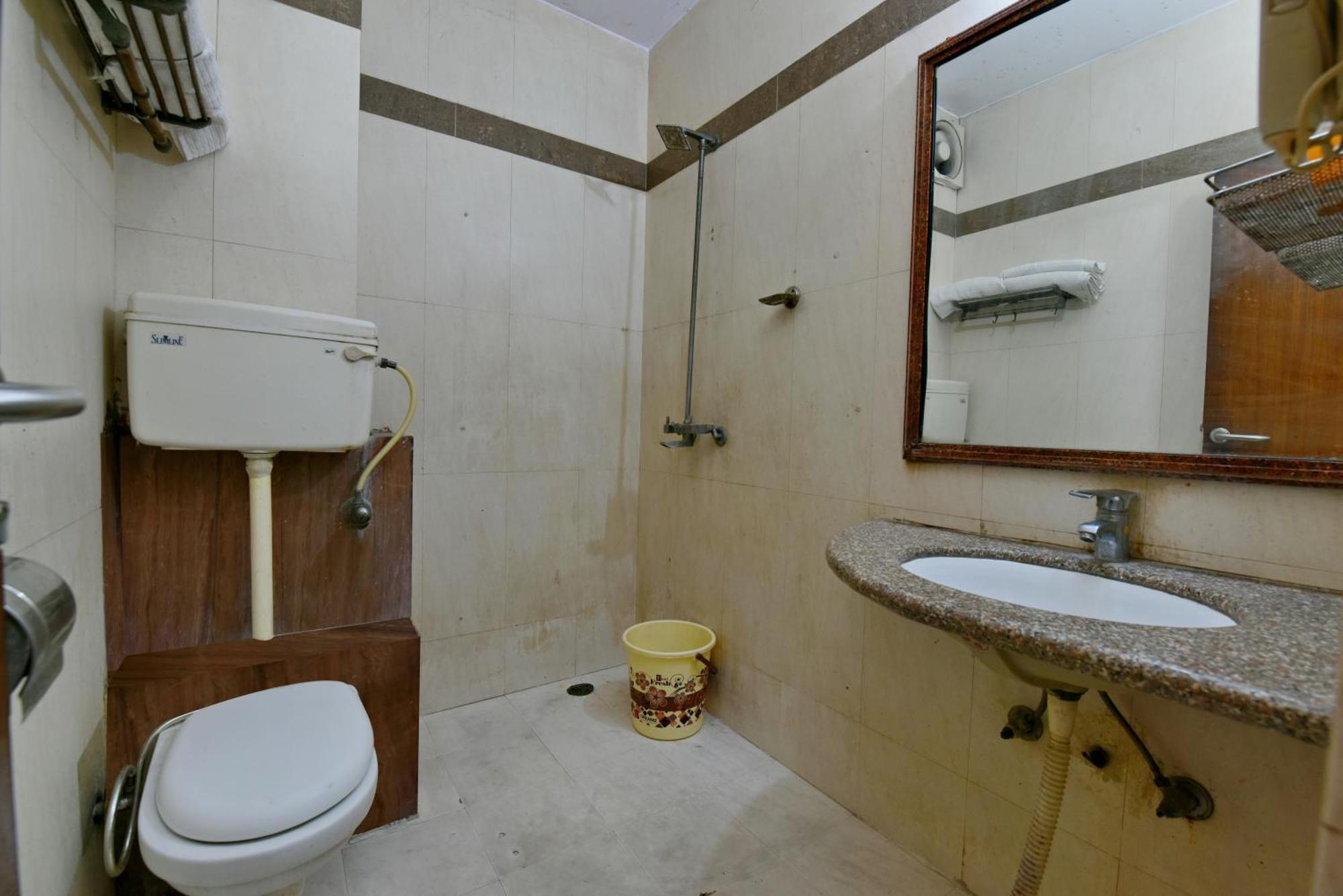 Family Spot Hotell New Delhi Exteriör bild
