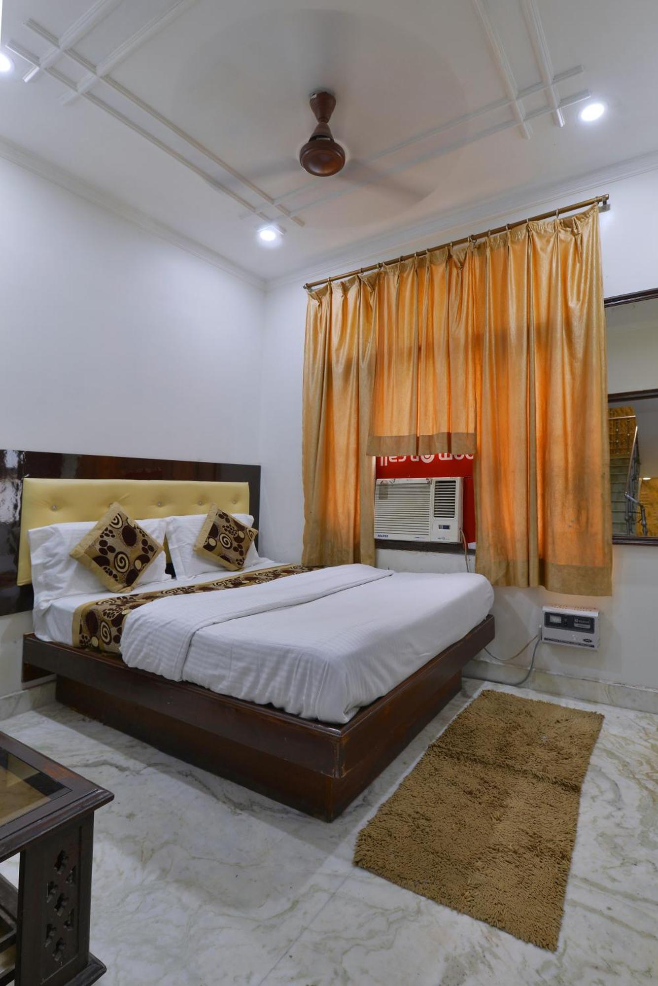 Family Spot Hotell New Delhi Exteriör bild